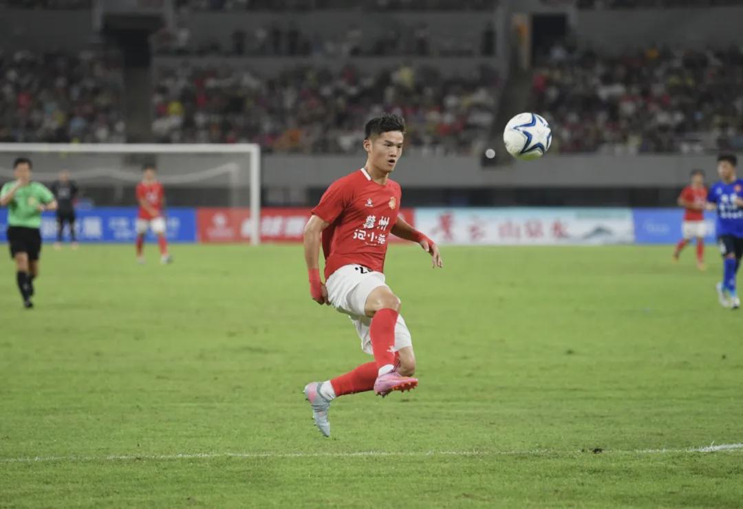 赣州队补时点球战平南昌，总比分2-1晋级赣超四强