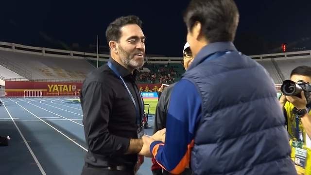 中超保级战：亚泰2-2绝平青岛海牛，李霄鹏换人失误成关键