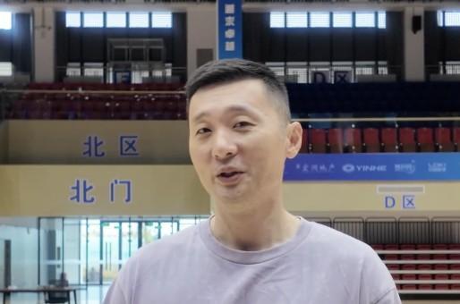 刘炜谈新疆男篮夏训：老将伤员体能待提升，新赛季重点抓体能