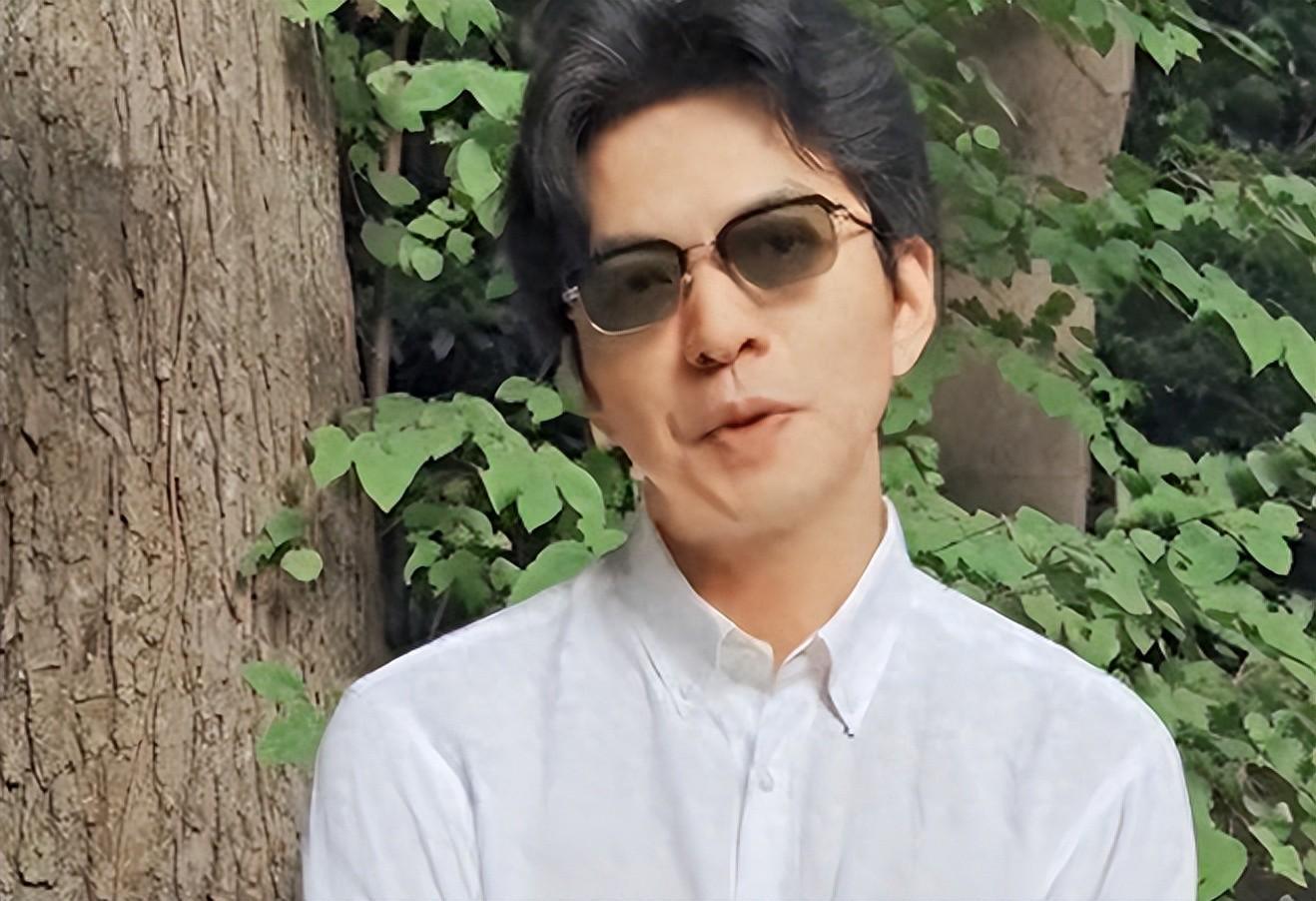 李健夫妻日本游引热议，网友聚焦孟小蓓身材遭批