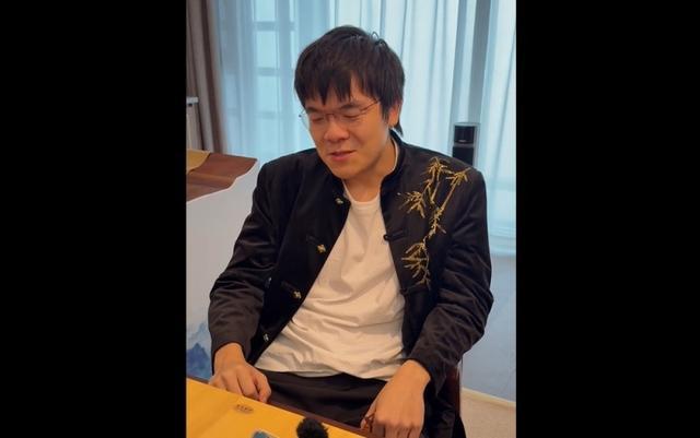 柯洁自曝沉迷网吧通宵：爱围棋却饱受痛苦，棋圣战三连冠重拾信心