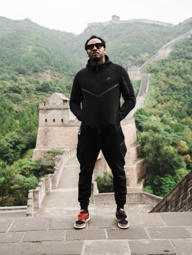 NBA球星约翰-沃尔打卡中国长城，感受千年文明魅力
