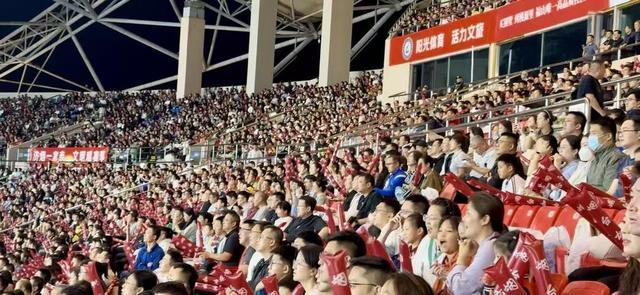观海楼｜烟台足球赛：输赢之外，‘一起’精神最动人