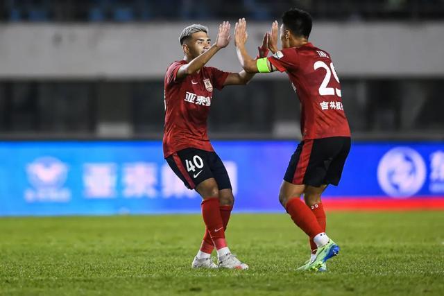 绝境逆袭！长春亚泰10打11补时绝平青岛海牛
