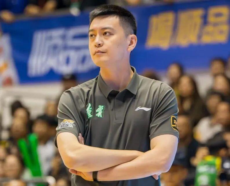 辽宁男篮86-79险胜北控，赵继伟鄢手骐合力抗衡北控双枪