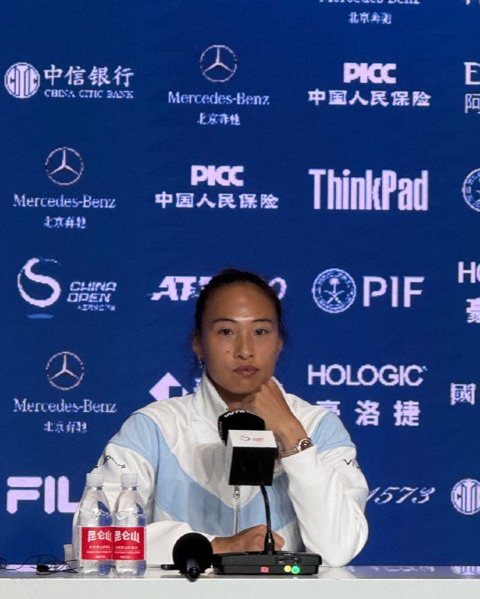 郑钦文中网退赛发声：身体原因无奈退出，心系中国网球发展
