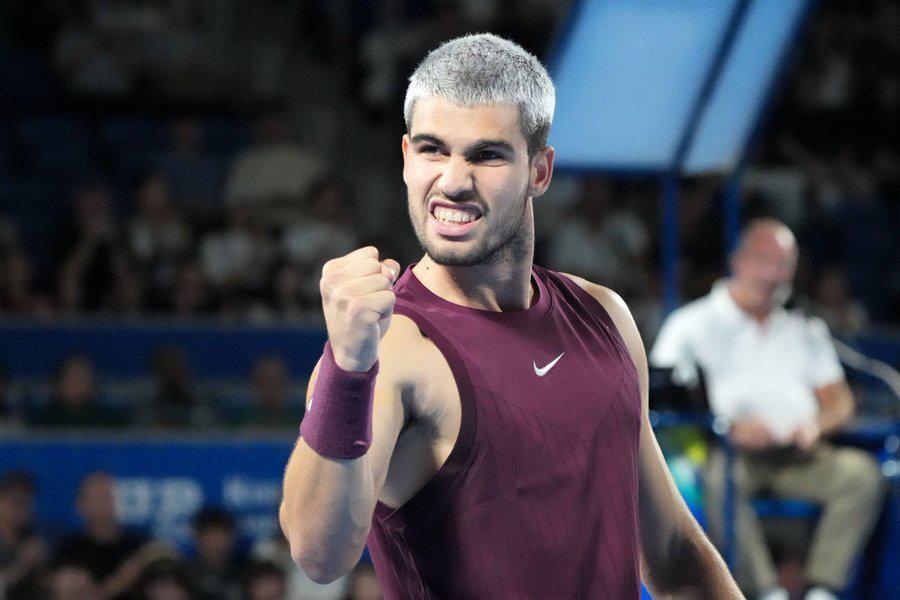 ATP500东京站：阿尔卡拉斯三盘逆转鲁德，连续9站进决赛比肩纳达尔