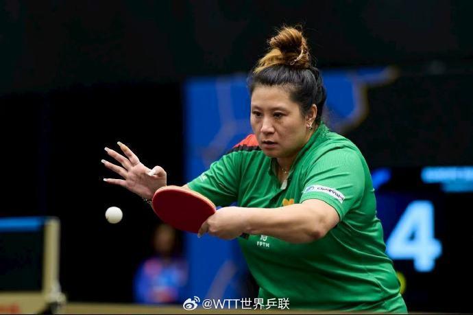 WTT中国大满贯：邵杰妮拍大腿遭黄牌，赛后扔拍引热议