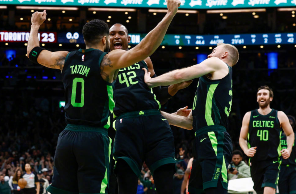 勇士连签5人凑齐大名单，NBA最老阵容真能争冠？