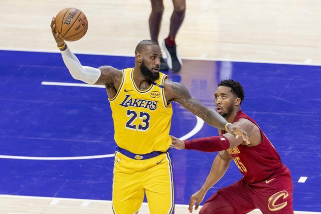 NBA历史唯一！詹姆斯三支球队达成百场30+得分 创纪录传奇