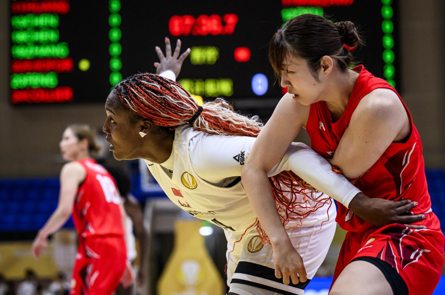 广东女篮力克日本队 夺FIBA亚洲冠军 三大主力狂砍59分