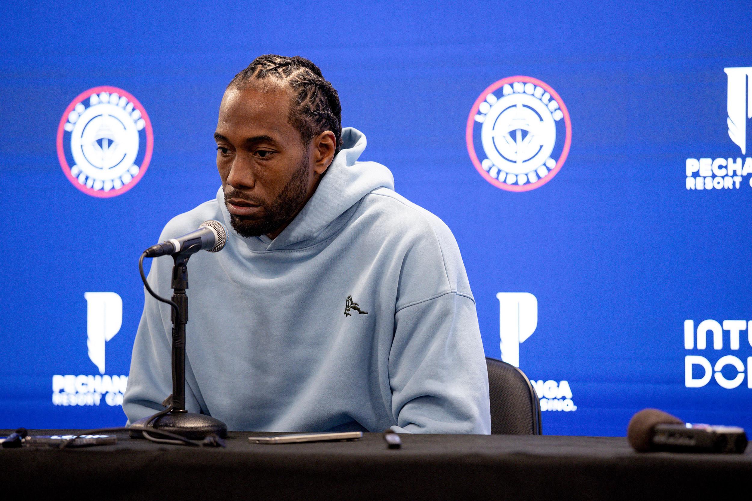 伦纳德回应阴阳合同传闻：清者自清，欢迎NBA全面调查