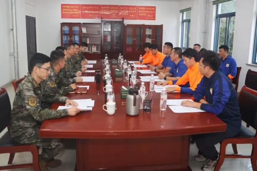 绿茵情暖军营：山东泰山足球俱乐部双节慰问武警济南支队