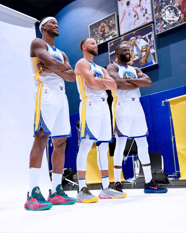 NBA疯狂一夜：勇士连签6将，湖人调整阵容，莱昂纳德回应合同风波