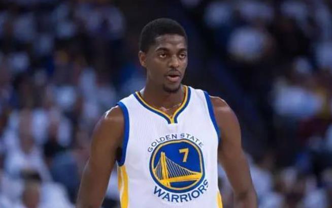 广州龙狮队备战NBA季前赛