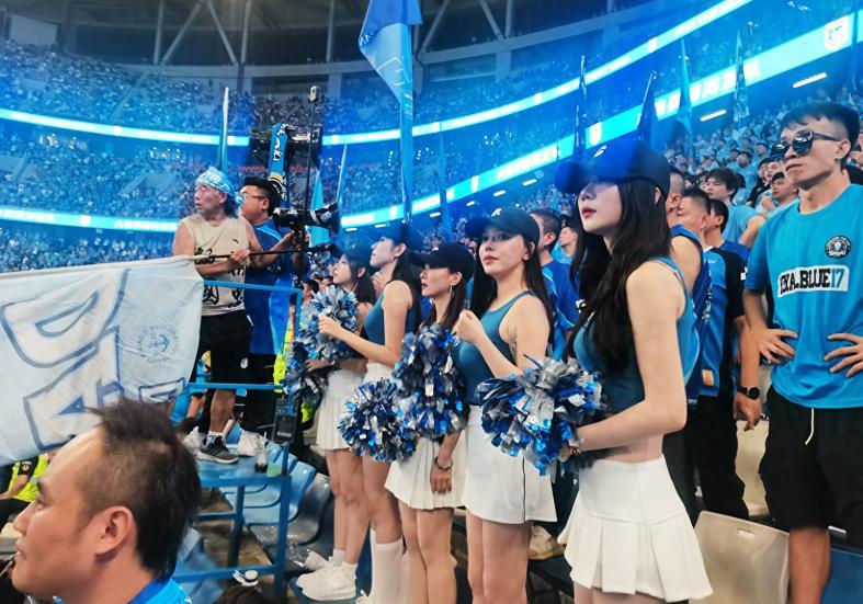 大连英博外援留队需拼搏，李国旭剑指金帅奖先胜邵佳一
