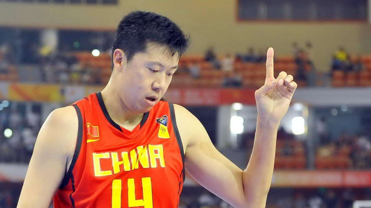 王治郅与儿子旧照