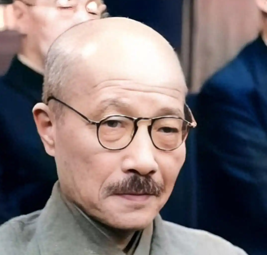 东条英机最终结局：绞刑架上挣扎12分钟，骨灰撒入太平洋