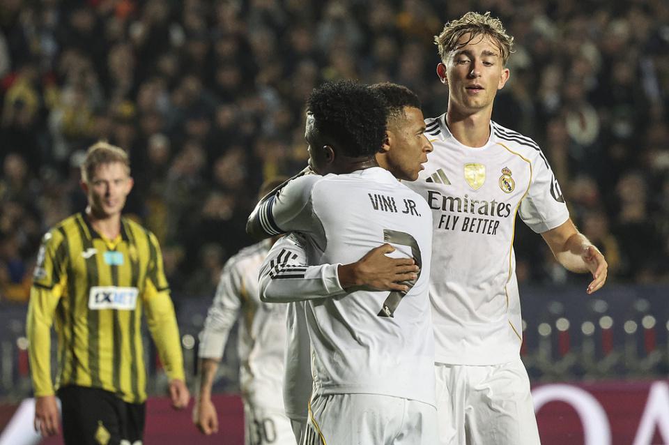 皇马5-0横扫中亚黑马！姆巴佩戴帽+6场狂轰10球 库尔图瓦献助攻