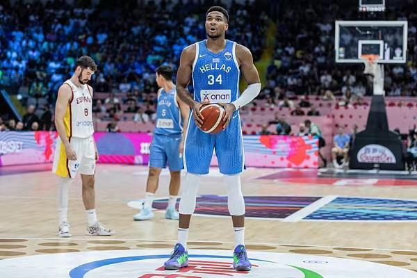 字母哥表态：渴望携手雄鹿再夺NBA总冠军