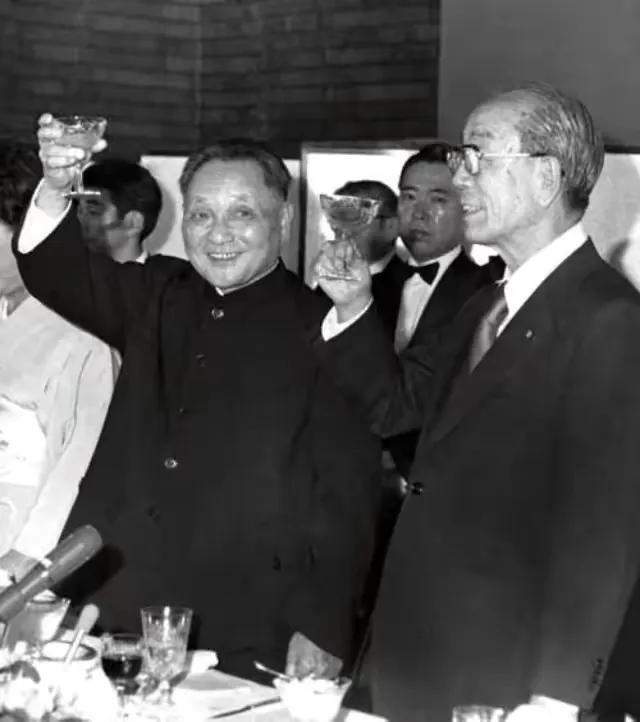 邓小平访日