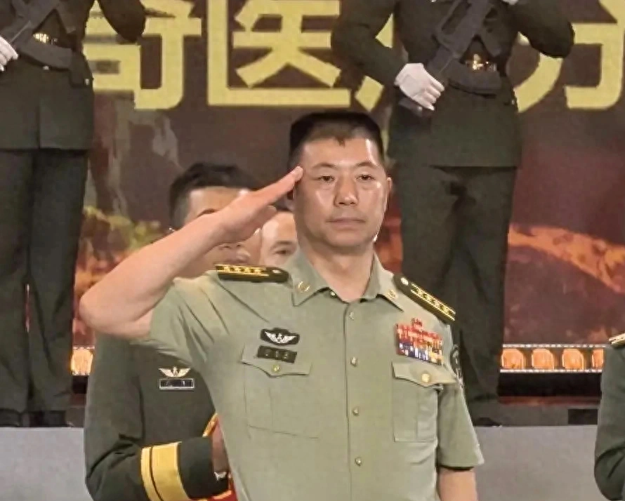 回顾：一等功臣祁发宝，荣升副司令首次出镜，六排勋表属实罕见