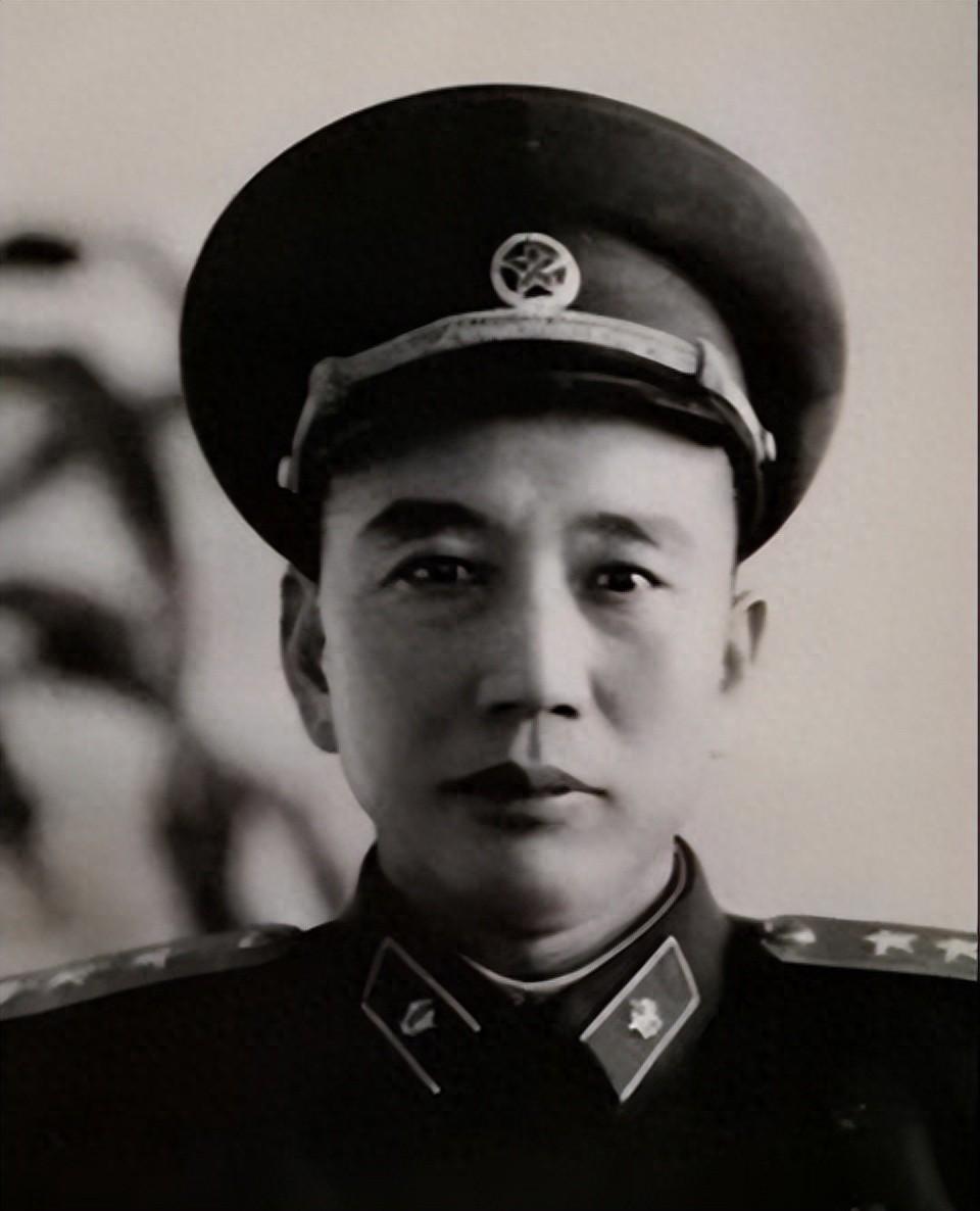 1975年王震看望聂荣臻，聂帅却怒斥：你怎么找了个研究生当秘书？