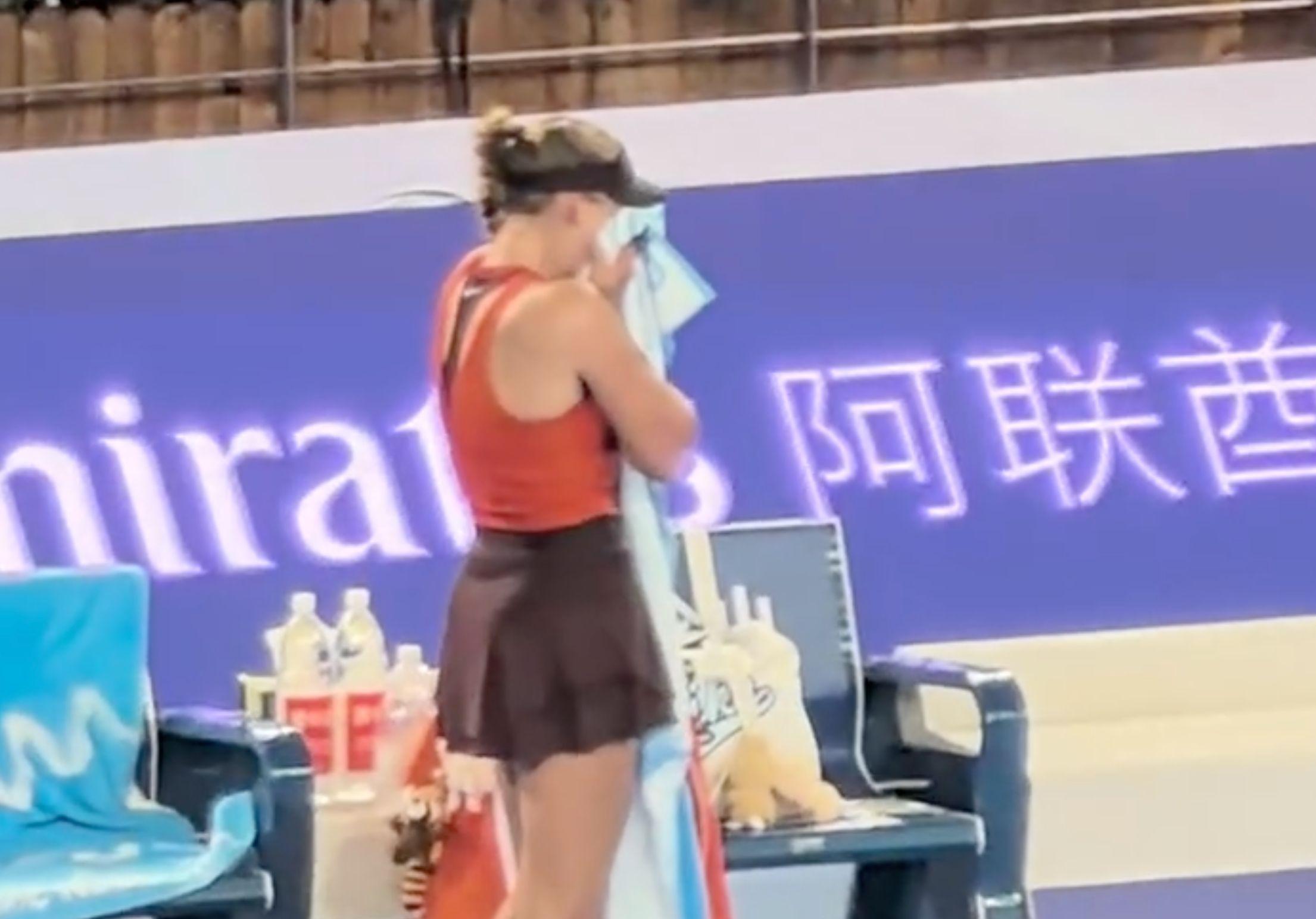 中网爆冷！18岁天才少女1-2负世界第81 止步8强痛哭离场