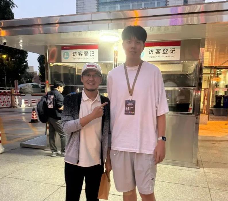 王治郅之子身高2米05放弃篮球路，辽宁新星于善元成韩德君接班人