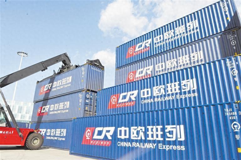 刚放行中欧班列，波兰又开第二枪，中方启动备用方案反击