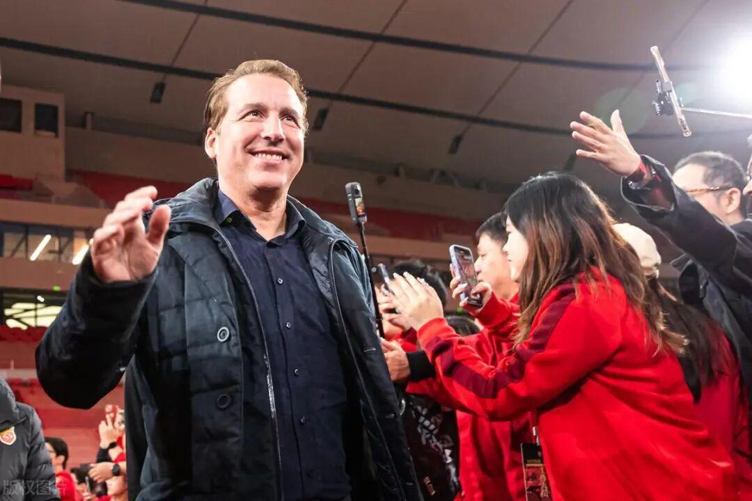 哈维尔竞聘国足主帅，立下三年冲击世界杯目标