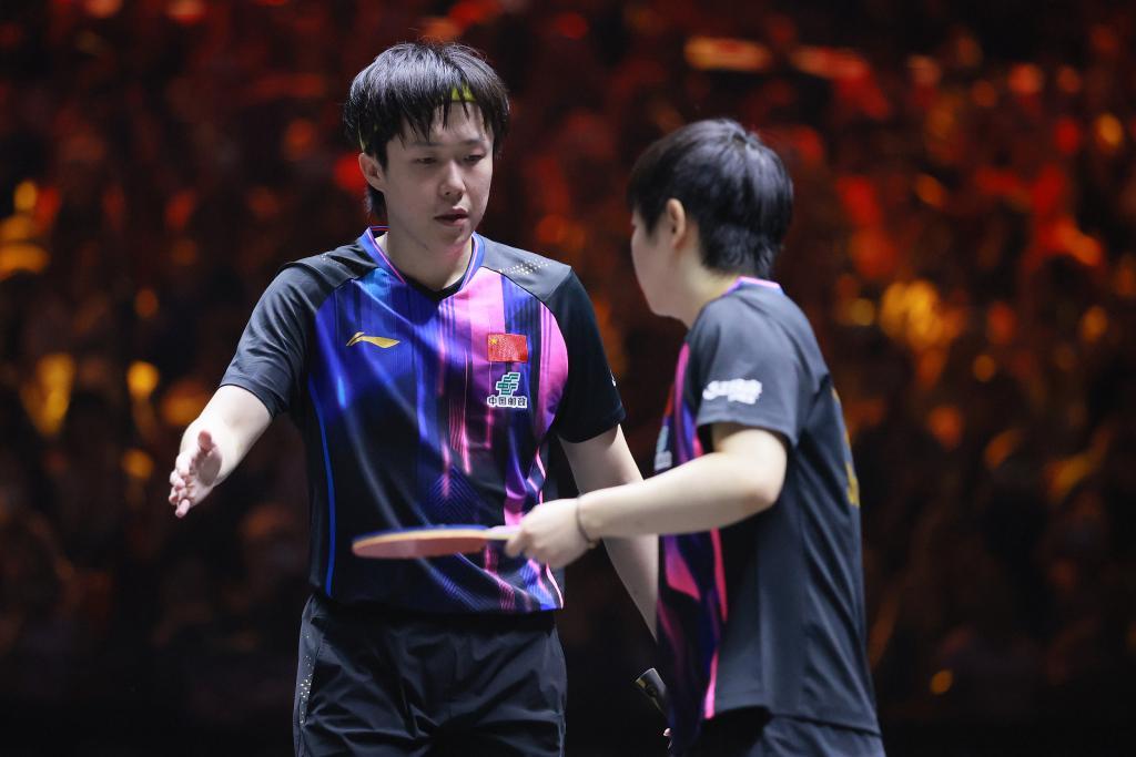 WTT中国大满贯：王楚钦/孙颖莎3-0横扫陈垣宇/蒯曼晋级