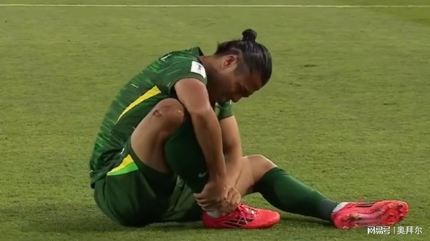 国安亚冠半场0-1落后！媒体人怒批：表现一塌糊涂，堪称菜鸡