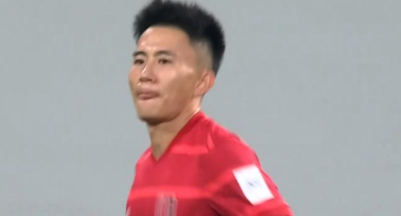 成都蓉城中场甘超创俱乐部赛事200场里程碑