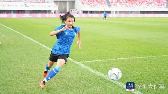 深圳龙岗双姝出征2025 U17女足世界杯 展现中国少年风采