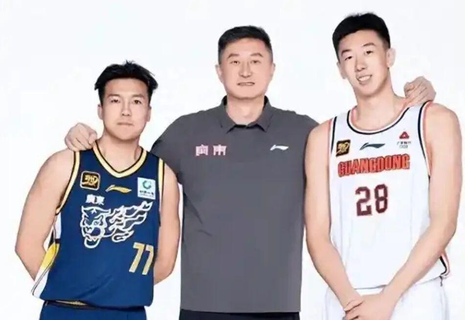 广东男篮旧将黄荣奇签约同曦男篮，新赛季或成后场关键