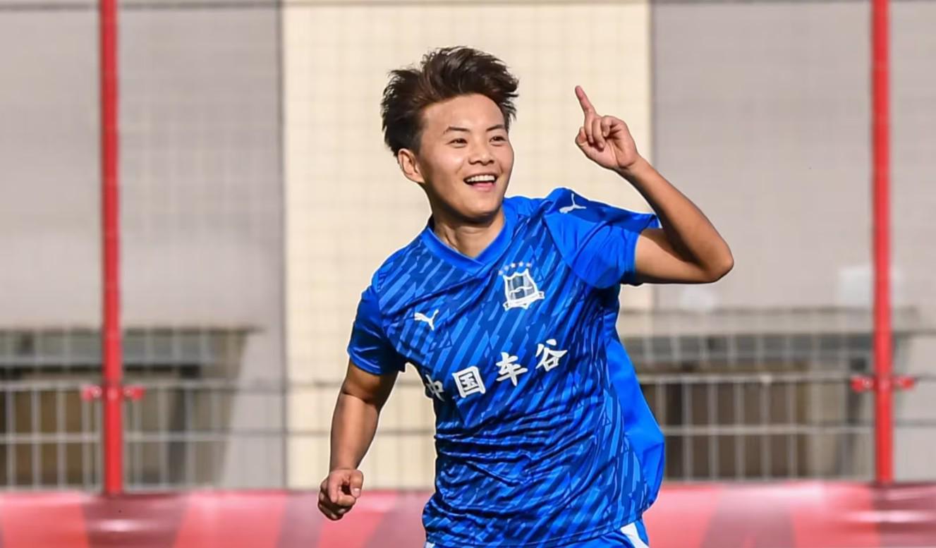 王霜专访：武汉女足怀揣荣誉感，志在FIFA女足冠军杯创佳绩