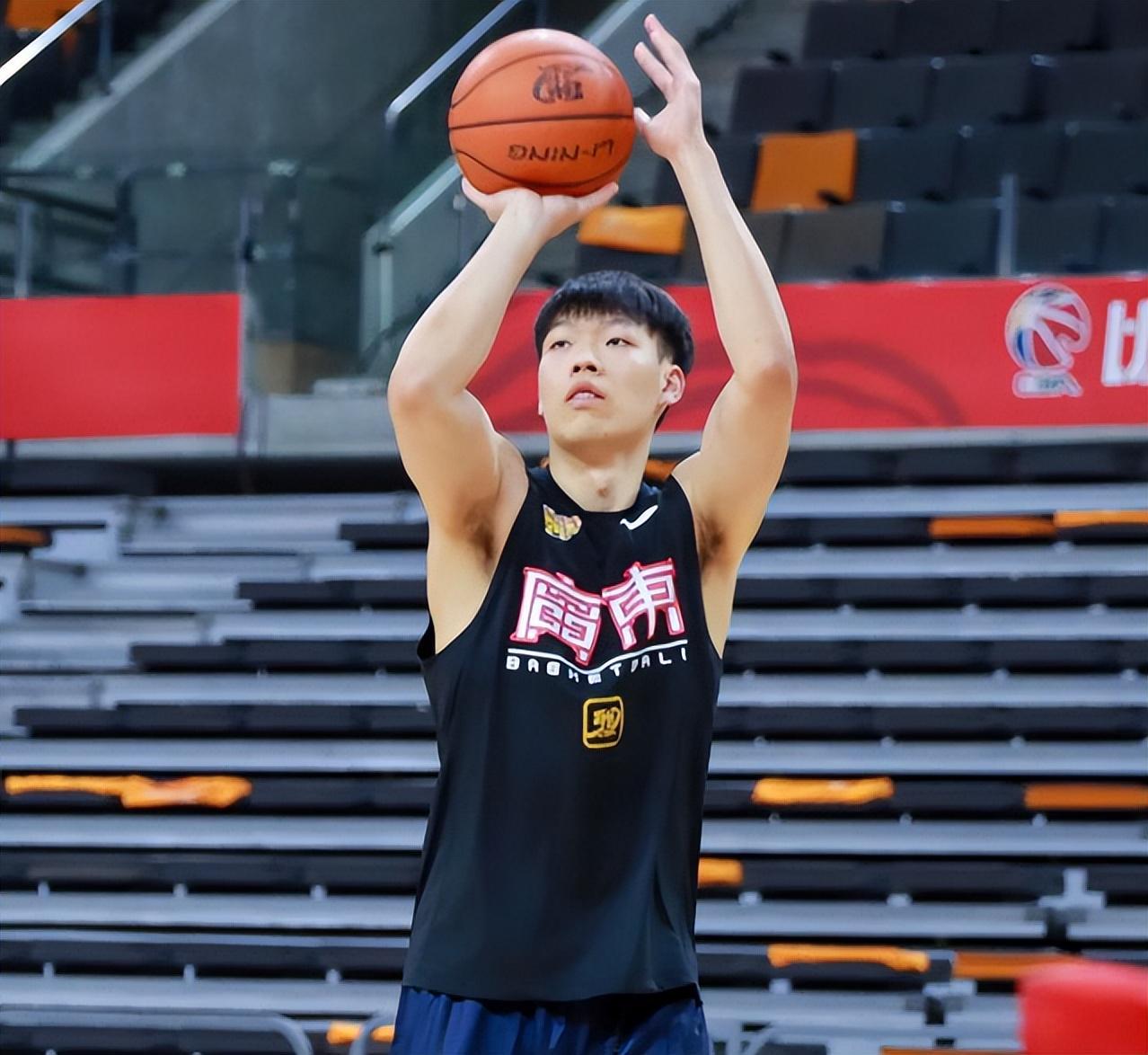 广东114:108胜澳门黑熊，张昊任骏飞状态佳，张皓嘉待提升