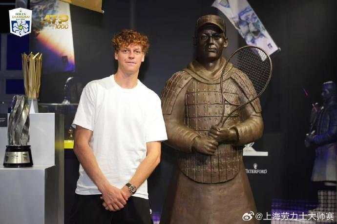 辛纳谈兵马俑雕像：比我强壮太多，未来还能长
