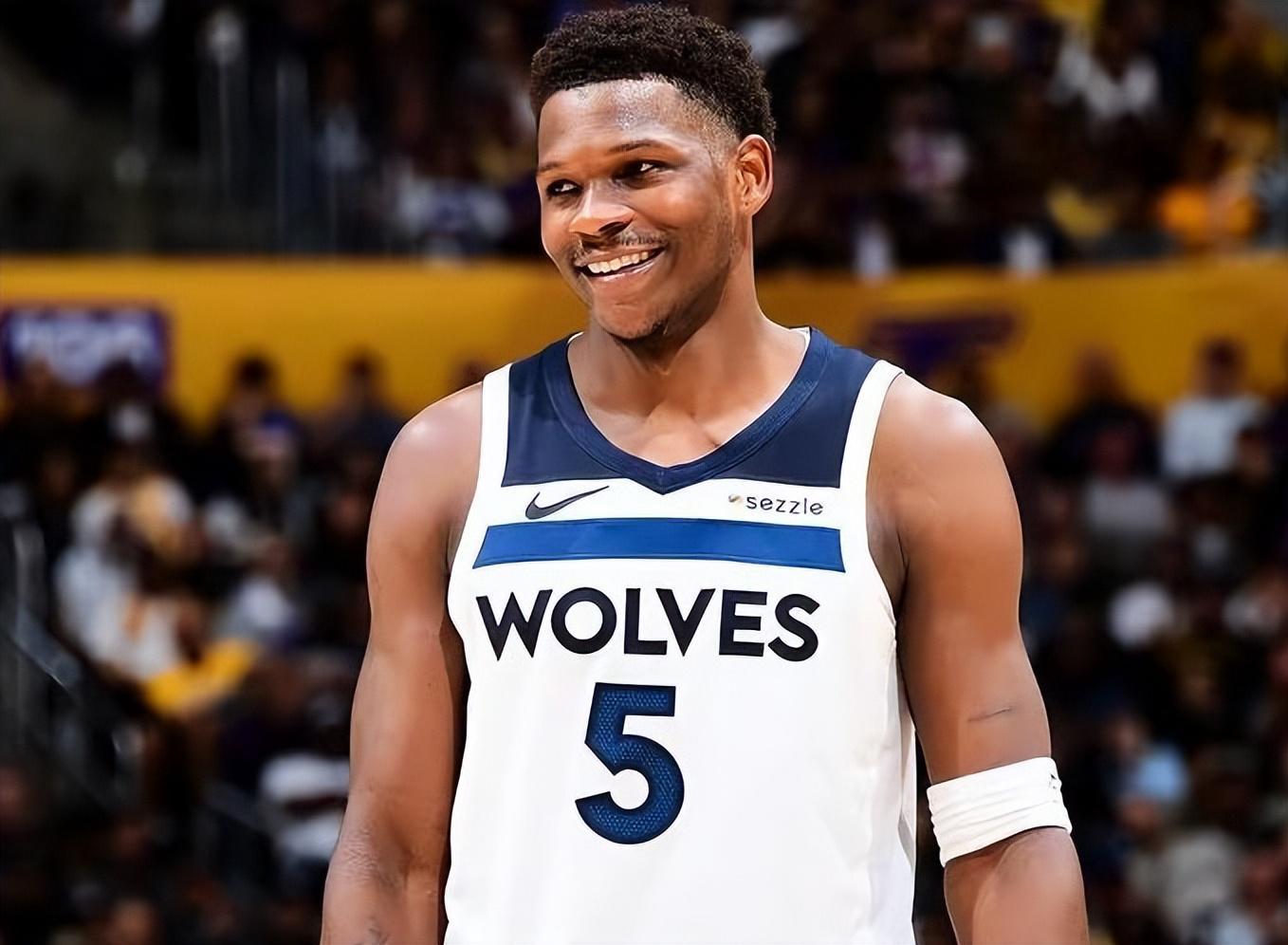 53+49+44分！华子登顶NBA现役最强分卫，哈登布克退位？