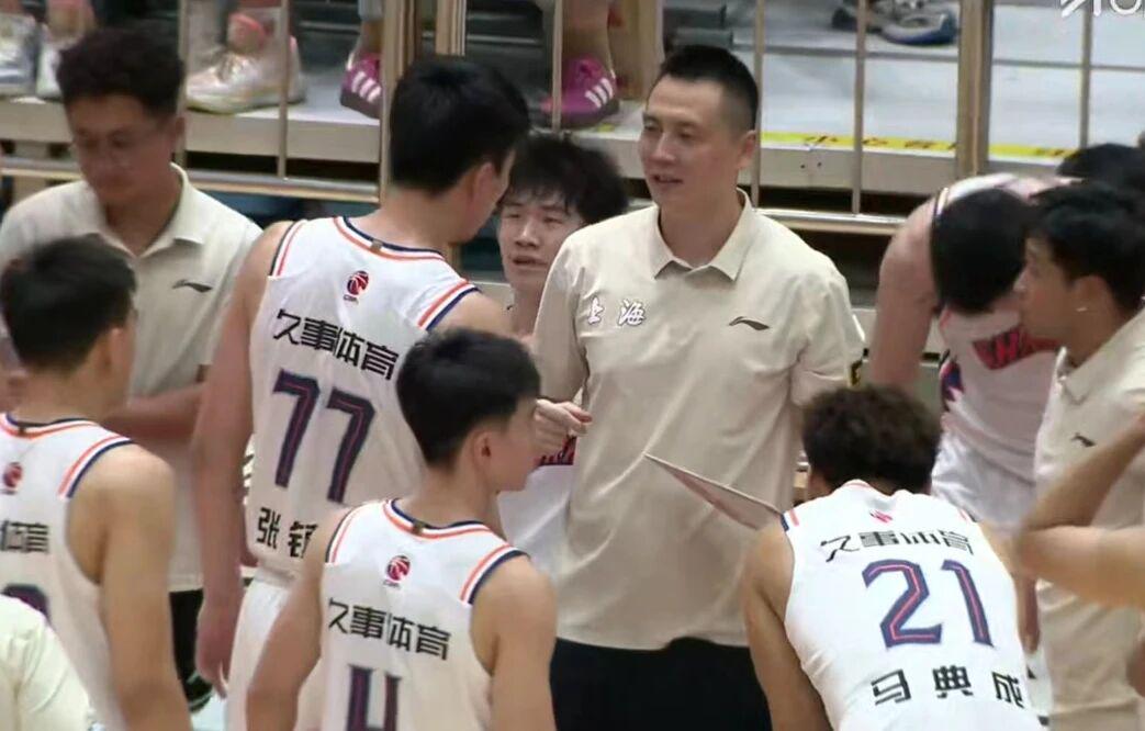 浙江男篮76-61大胜上海，刘泽一23分闪耀全场，王哲林18分难救主