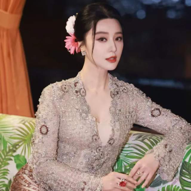 范冰冰获金马奖提名引热议，网友担忧其立场问题