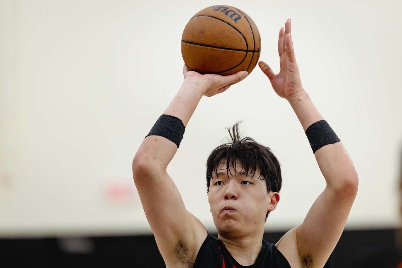 开拓者训练营第三日图集：杨瀚森独占C位，季前赛首战勇士