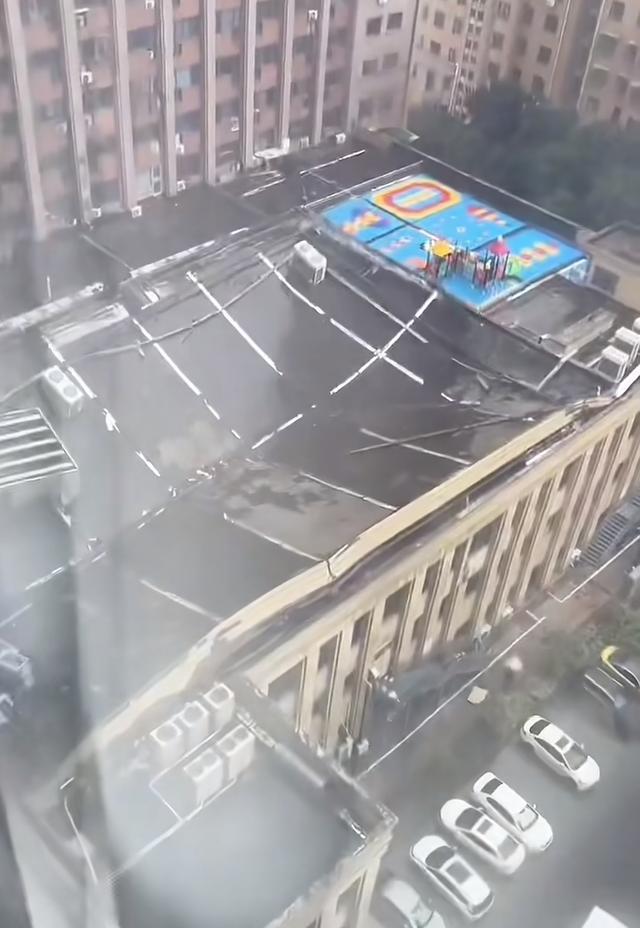 江苏饭店坍塌事件追踪：婚礼现场突遭横祸，幸存者亲述惊魂时刻