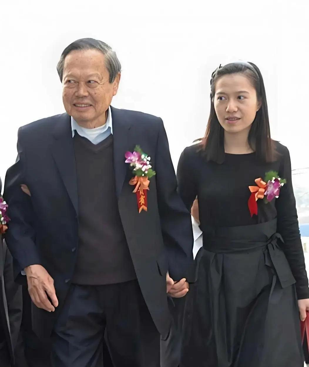 103岁杨振宁月薪超百万全交翁帆，遗产分配背后有深意
