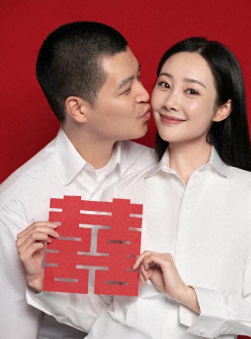李纯戴54万钻戒高调领证，却被扒和陈思诚的黑料，五哈团集体沉默