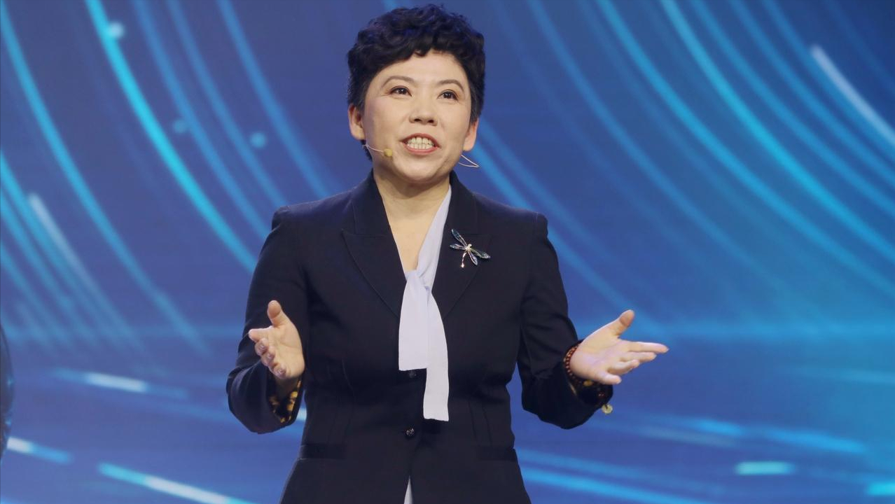 邓亚萍谈国乒队员兼项：能力越强责任越大，训练强度远超比赛