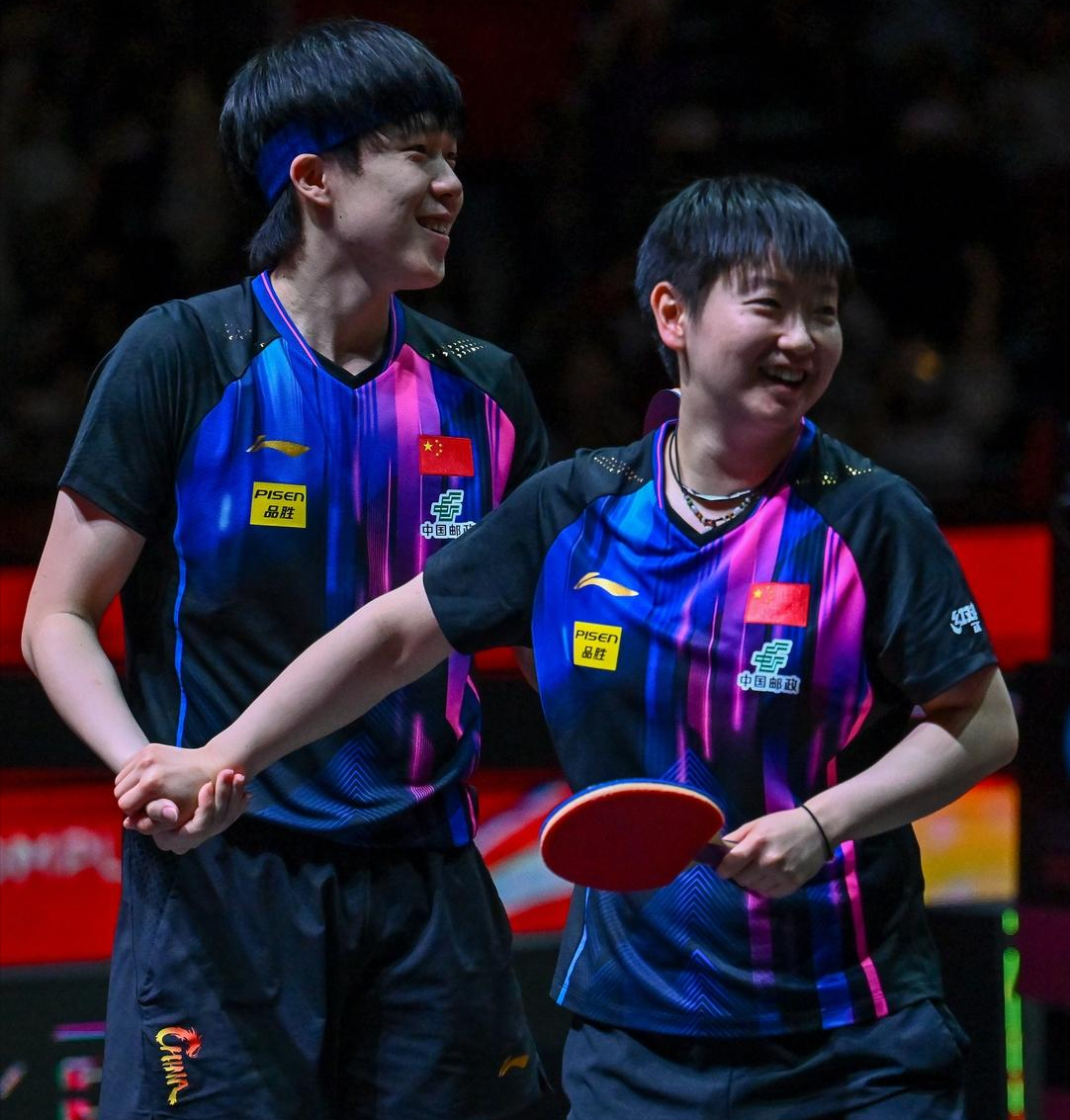 混双冠军诞生！王楚钦孙颖莎默契依旧，3-0胜年轻队员登顶大满贯