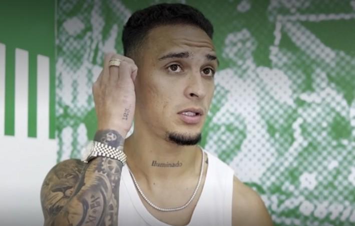 安东尼控诉曼联：转会前遭冷遇，连基本问候都缺失