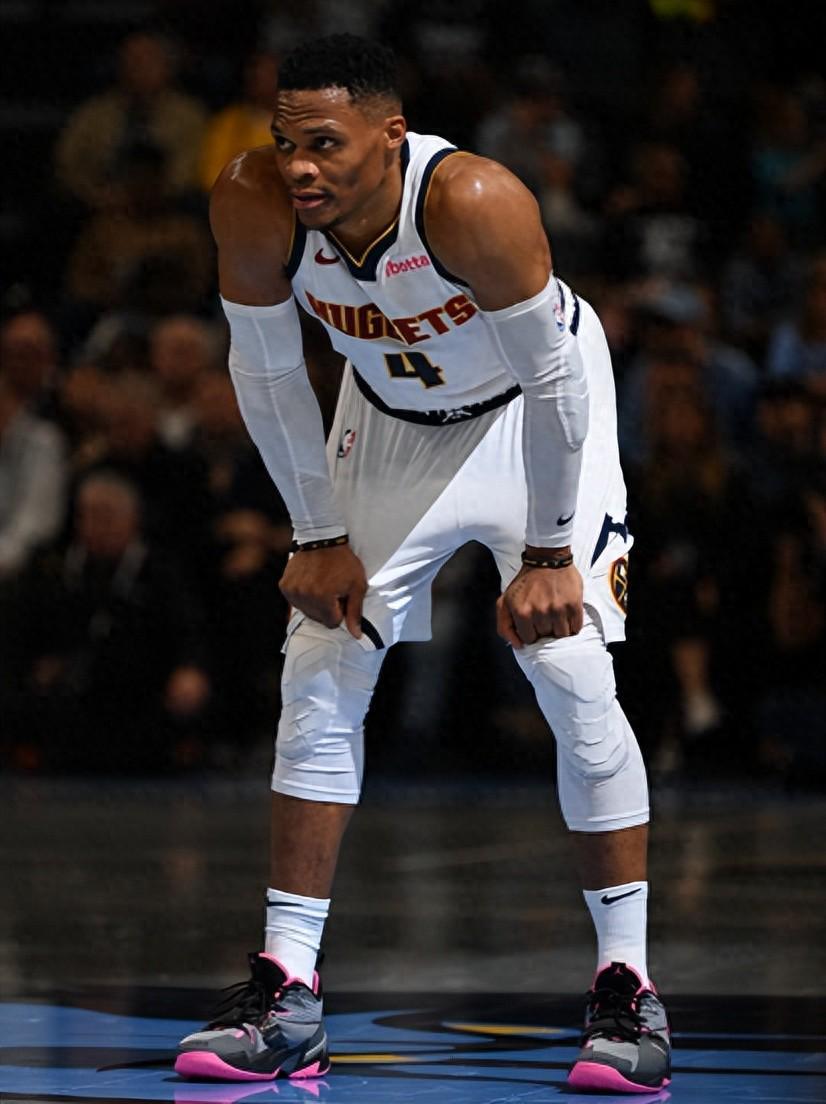 现役巨星季后赛一轮游次数大比拼：威少7次居首，库里仅1次